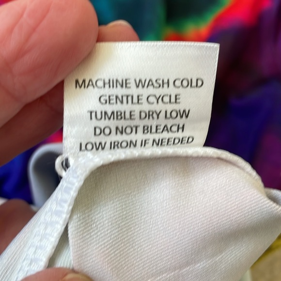 Tie Dye Dog Paw Print Women’s Shirt ~ The Animal Rescue ~ Large NWOT 🐾🐶 - Picture 8 of 9